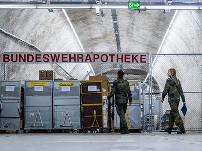 Imagen de un almacén de material sanitario del Ejército alemán en Blankenburg, en el este de Alemania.