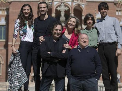 El director Agustí Villaronga, amb Isona Passola (productora), Fernando Esteso i els personatges centrals d''Incerta glòria'.