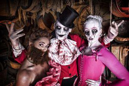 Tres actores de la atracción 'The Nightshade Circus', en Tulleys Scream, parque de terror 'pop up' a las afueras de Londres.