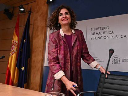 La ministra de Hacienda y Función Pública, María Jesús Montero, el jueves en la sede del ministerio.