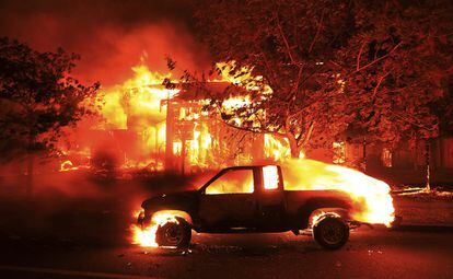 Incendio en Coffey Park, Santa Rosa.