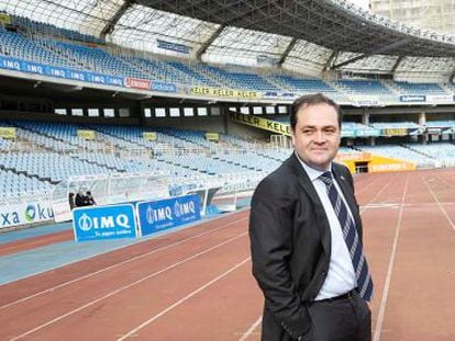 El presidente de la Real Sociedad, Jokin Aperribay, en el campo de Anoeta. 