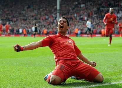 Luis Suarez celebra uno de los goles