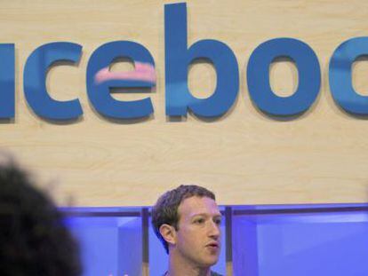 El creador de Facebook, Mark Zuckerberg, en una rueda de prensa. 