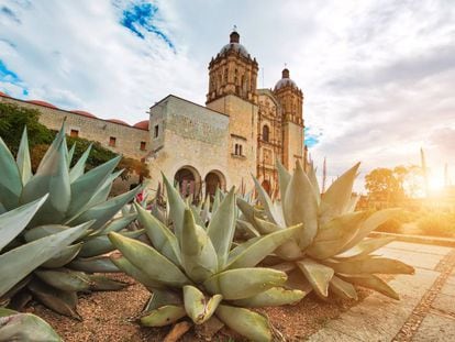 La catedral de Santo Domingo en el centro histórico de la ciudad de Oaxaca (México).