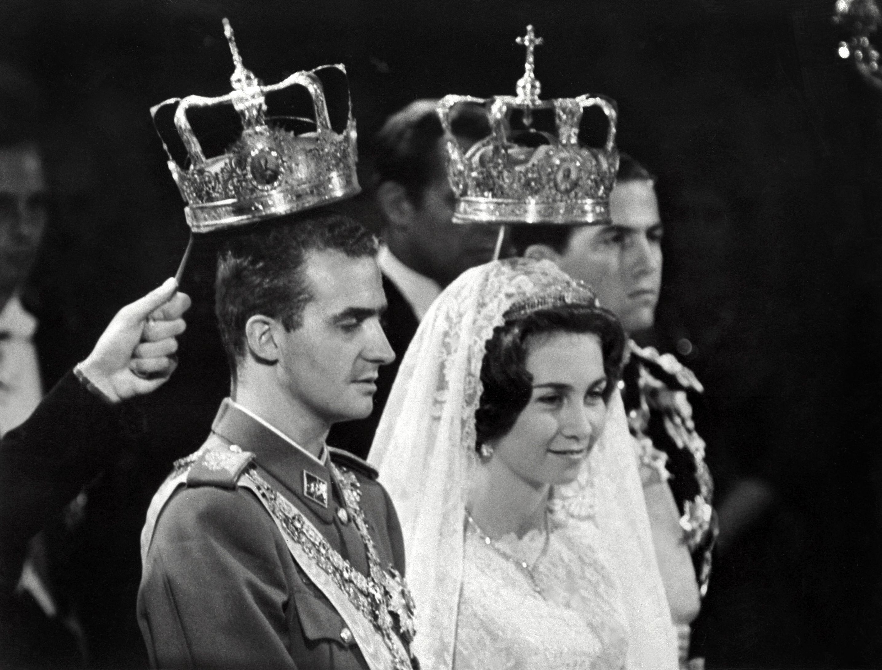 Imagen de la boda del príncipe Juan Carlos y Sofía de Grecia en Atenas, el 14 de mayo de 1962. 