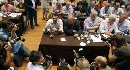 Alexis Tsipras, el jueves en una reuni&oacute;n de Syriza.