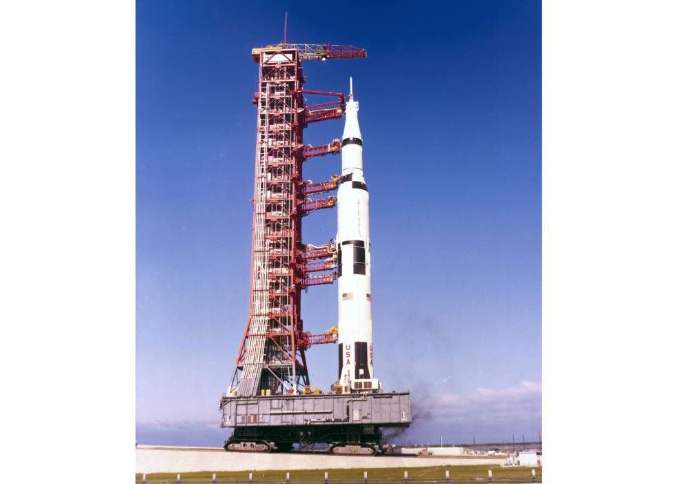 El cohete Saturno V tenía 100 metros de altura, el más alto construido hasta la fecha. |