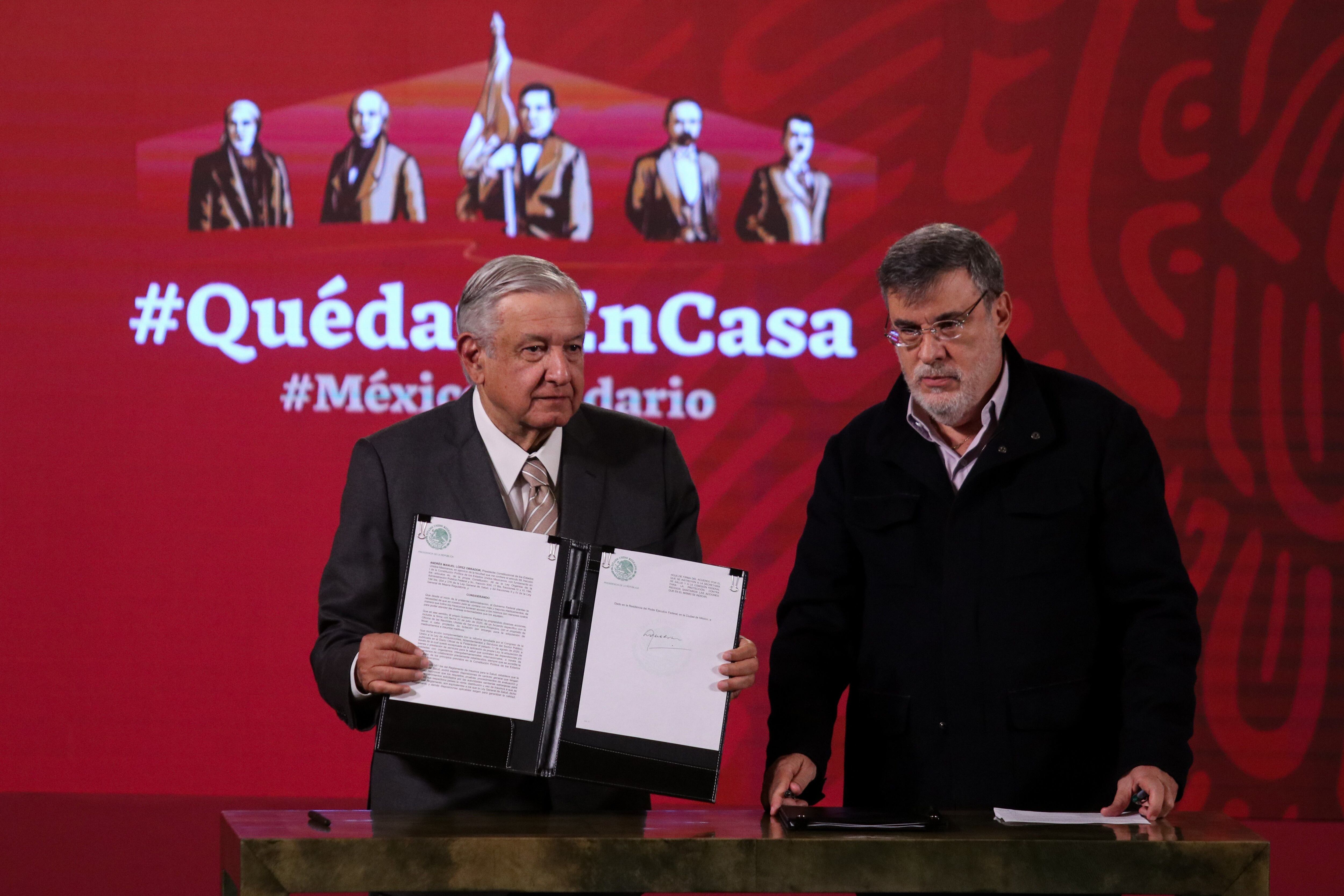El presidente de México acompañado de Julio Scherer Ibarra en octubre de 2020.