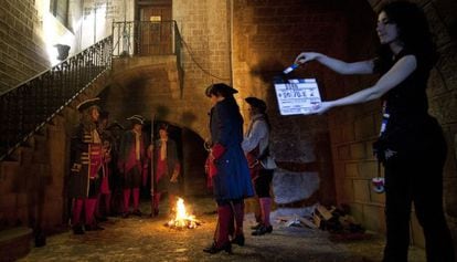Un momento del rodaje de 'Born', el filme dirigido por Claudio Zulian, en la calle de Paradís de Barcelona.