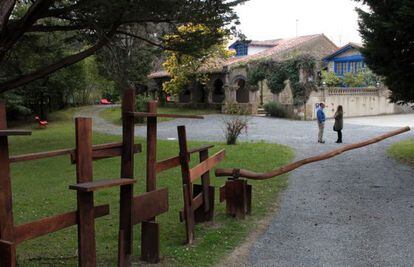 La nueva entrada del Museo Zuloaga, en Zumaia, es obra del artista Unai Gabilondo.