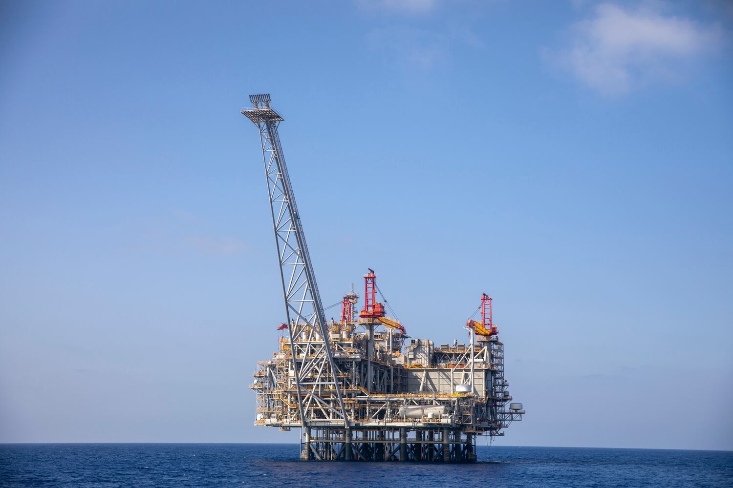 Plataforma de gás israelense para o campo Leviathan no Mediterrâneo Oriental.