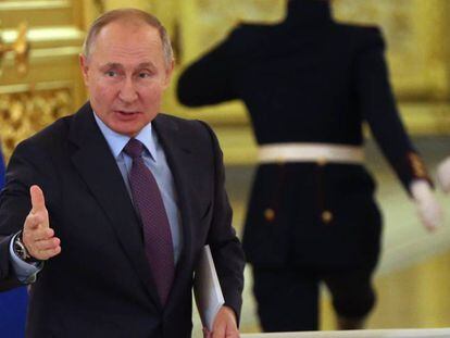 El presidente ruso Vladimir Putin en el Palacio del Kremlin de Moscú. En vídeo, la AMA excluye a Rusia de las competiciones mundiales.