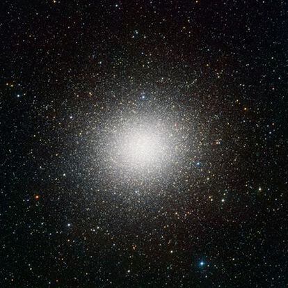 Fotografía del cúmulo globular Omega Centauri obtenida con el telescopio VST.