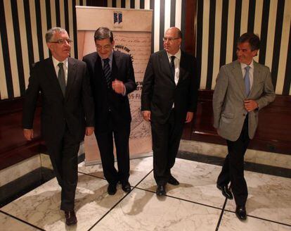 De izquierda a derecha, Manuel López Pardiñas, Juan Luis Ibarra, Juan Calparsoro y Alfonso González Guija.