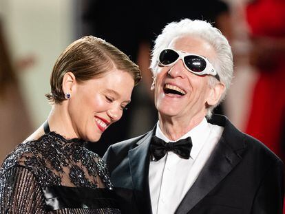 David Cronenberg, con Léa Seydoux, antes de la proyección de 'Crimes Of The Future', en el pasado festival de Cannes.