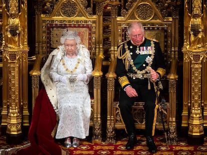 Isabel II Carlos de Inglaterra