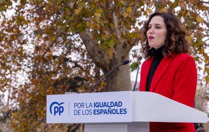 La presidenta de la Comunidad de Madrid, Isabel Díaz Ayuso, durante su intervención en el acto contra la amnistía.