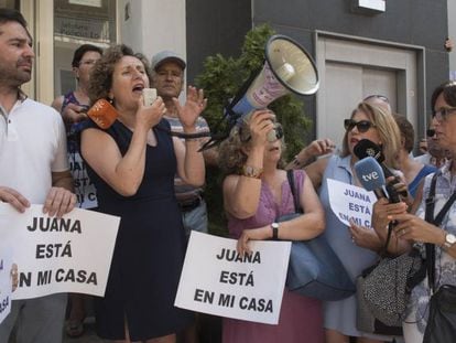 Acto en defensa de Juana Rivas en Macarena, Granada