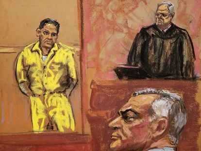 Óscar Nava Valencia 'El Lobo' observa a Genaro García Luna, en el juicio en Nueva York, el pasado 30 de enero.