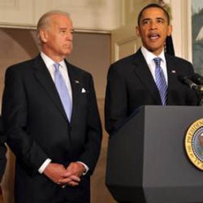 Obama, en el centro, junto con el secretario de Defensa, Robert Gates; el vicepresidente Joe Biden; la secretaria de Estado, Hillary Clinton, y la secretaria de Seguridad Nacional, Janet Napolitano.