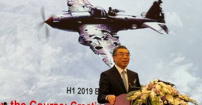 Liang Hua, presidente de Huawei, compara el ataque a su compañía con el sufrido por una avión de guerra. Reuters