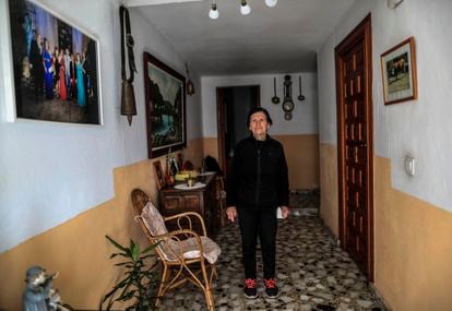 Juliana Álvarez, que trabajó en el monasterio, retratada el jueves en su casa. 