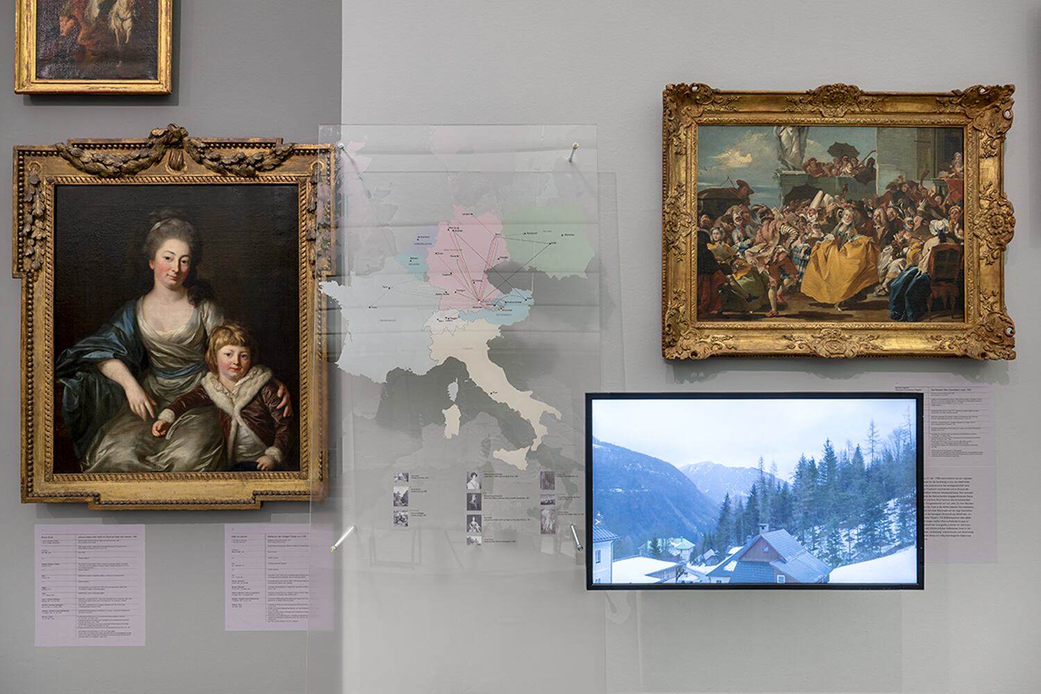 Algunos de los cuadros que conforman la muestra 'El viaje de las pinturas' en una imagen cedida por el Lentos Kunstmuseum Linz,