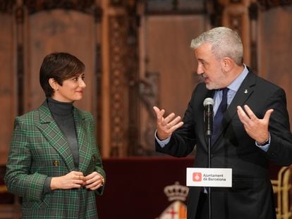 La ministra de Vivienda, Isabel Rodríguez, y el alcalde de Barcelona, Jaume Collboni, este miércoles en Barcelona.