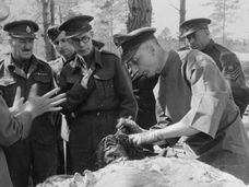 Exhumación de las víctimas de Katyn, en 1943.