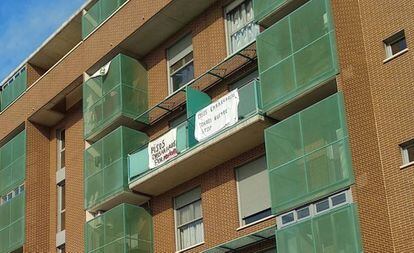 Imagen de un bloque de viviendas con riesgo de desahucio en Getafe (Madrid), el pasado 17 de octubre.