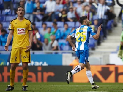 Asensio celebra el segundo gol del Espanyol ante el Eibar. 