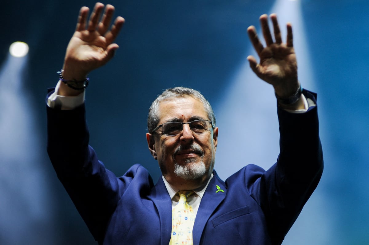 El progresista Bernardo Arévalo aventaja por 30 puntos la intención de voto en Guatemala | Internacional