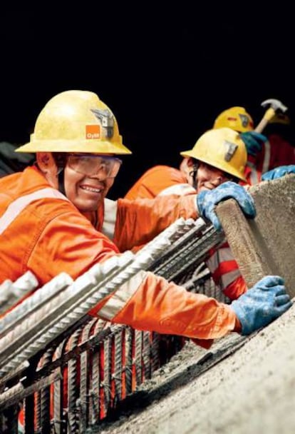 Trabajadores de la constructora peruana Graña y Montero.