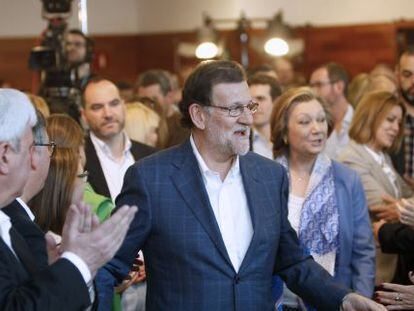 Mariano Rajoy, a su llegada al congreso organizado por el PP en Zaragoza.