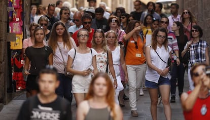 Turistes al barri Gòtic de Barcelona.