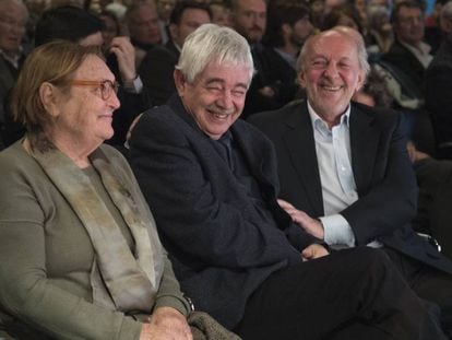 Pasqual Maragall, al centre, durant l&#039;acte de presentaci&oacute;. 