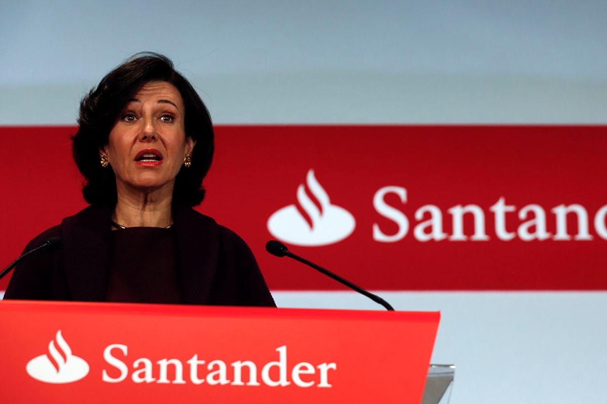 Santander prepara la venta de hasta 5.000 millones en créditos fallidos 