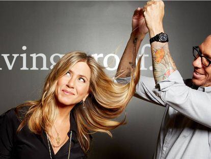 Jennifer Aniston promocionando su l&iacute;nea de cuidado capilar. 