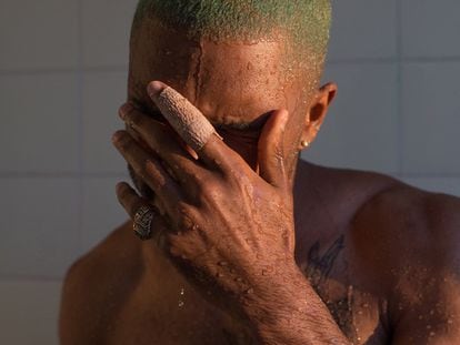 Frank (2015), retrato del cantante Frank Ocean para la portada de su disco 'Blonde'.