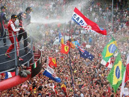 Vettel, Webber y Alonso, con el público de Monza.