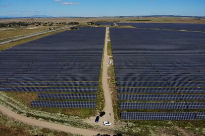 Planta fotovoltaica en Trujillo (Cáceres), en una imagen del pasado mes de mayo.