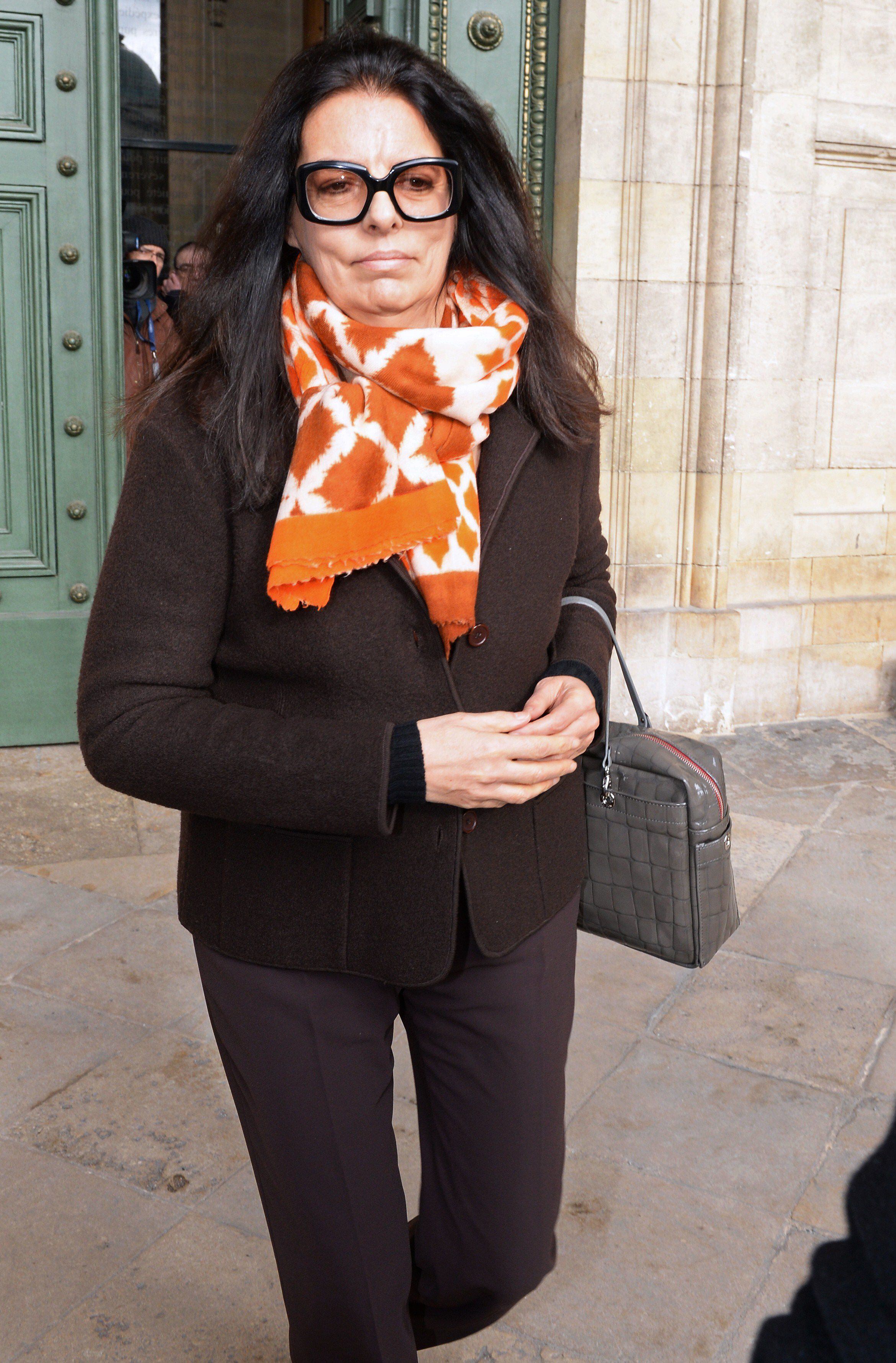 Francoise Bettencourt suele llevar ropa discreta, fulares y un llamativo modelo de gafas de pasta oscuras.