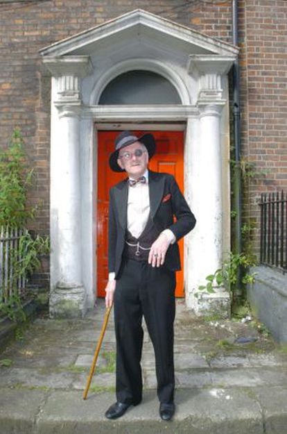 Dermod Lynskey disfrazado de Leopold Bloom, personaje del 'Ulises' de Joyce, en 2004.