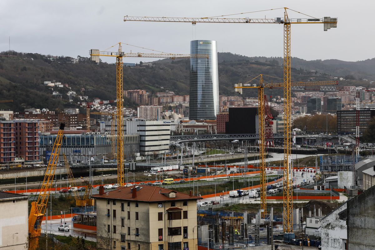 Mortgages in Spain Experience 10% Drop and Highest Interest Rates in Nearly 10 Years at Start of Year