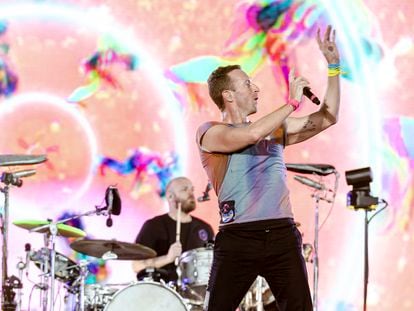 El grupo británico Coldplay durante su actuación en Glasgow (Escocia) el martes pasado.