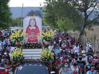 Romería en honor de Benigna Cardoso, niña en proceso de beatificación, en Santana do Cariri (Ceará, Brasil).