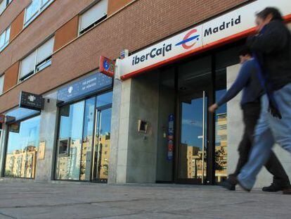 Sucursales de bancos y cajas de ahorro en Madrid.