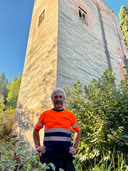 Fran Villegas Romero en los jardines de la Alhambra de Granada.