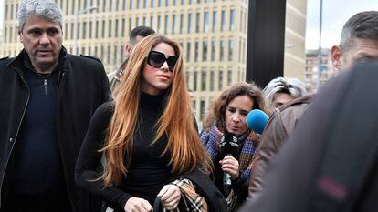 La cantante Shakira, a su llegada al juzgado de Barcelona el jueves para ratificar el acuerdo sobre la custodia de sus hijos con Gerard Piqué.